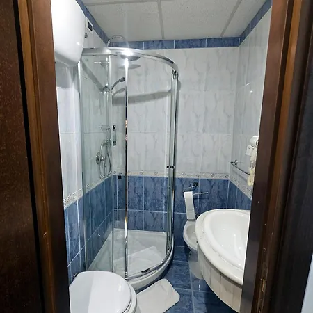 Check In Πανσιόν 3*