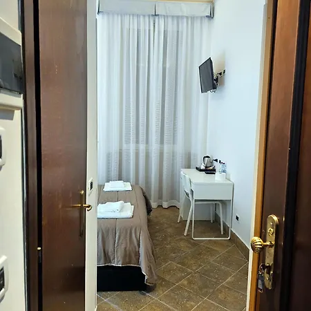 Check In Πανσιόν