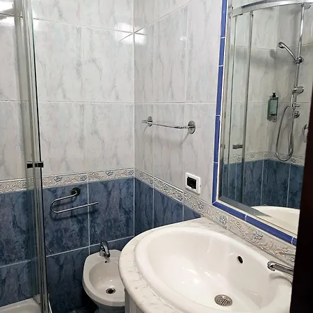 Check In 3*